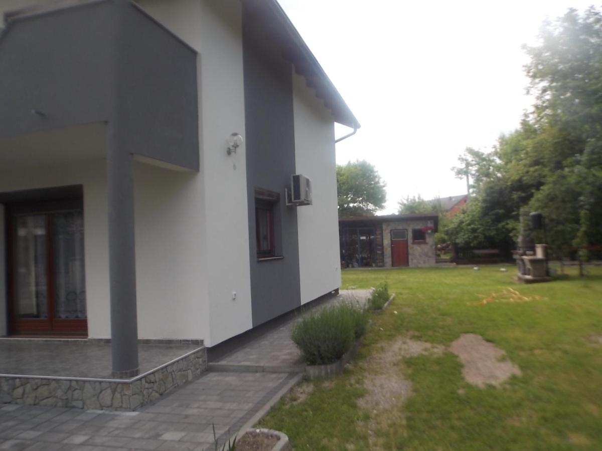 Vila Kuca Za Odmor V&e *
